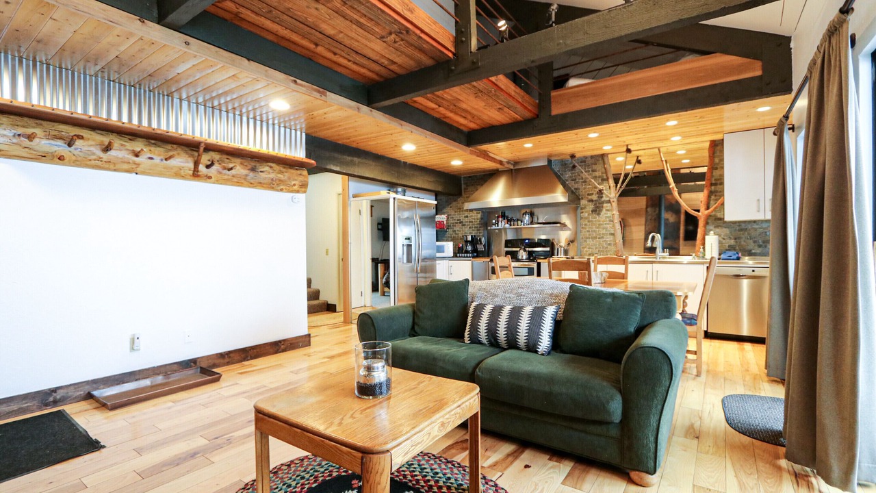 Photo of Livingroom in Majestic Pines