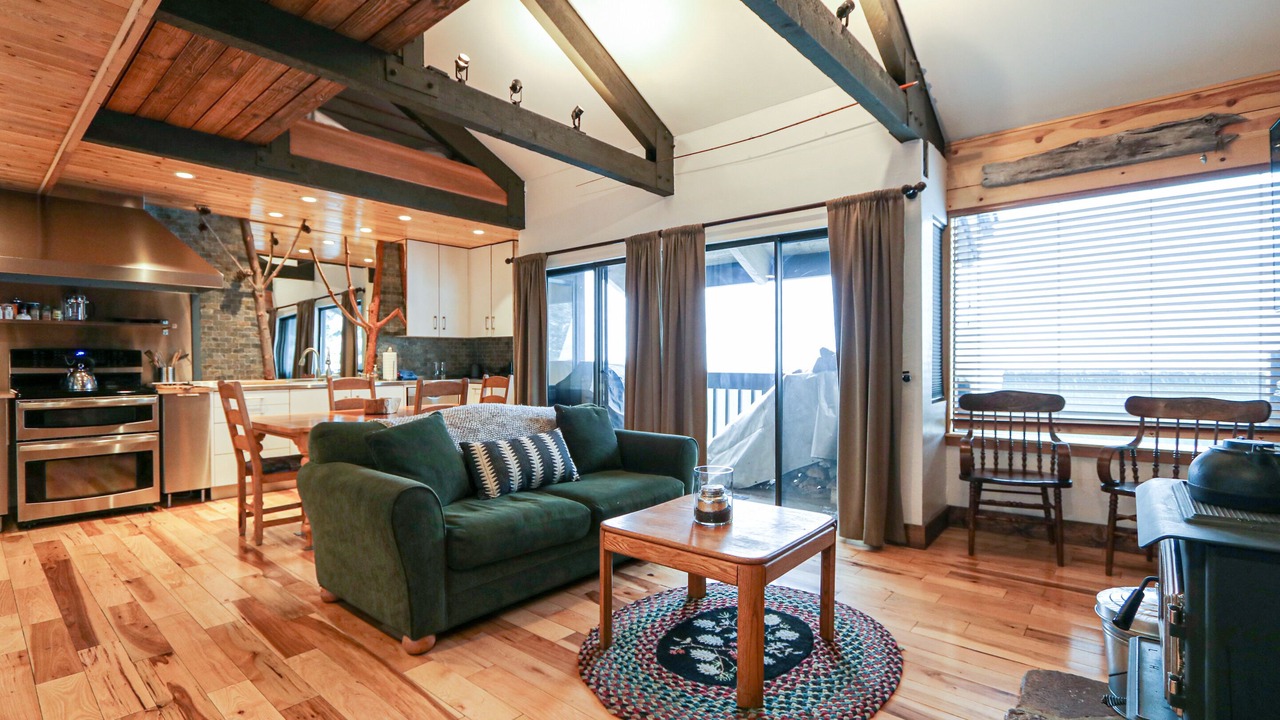 Photo of Livingroom in Majestic Pines