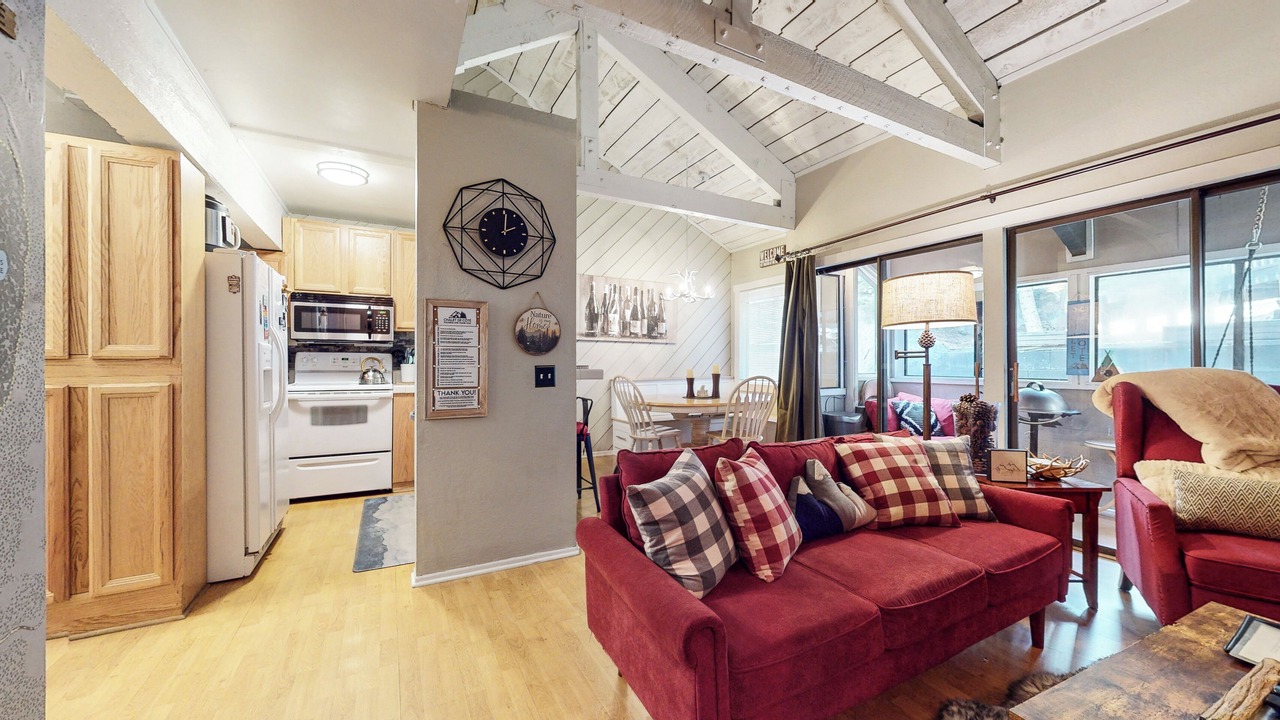Photo of Livingroom in Majestic Pines