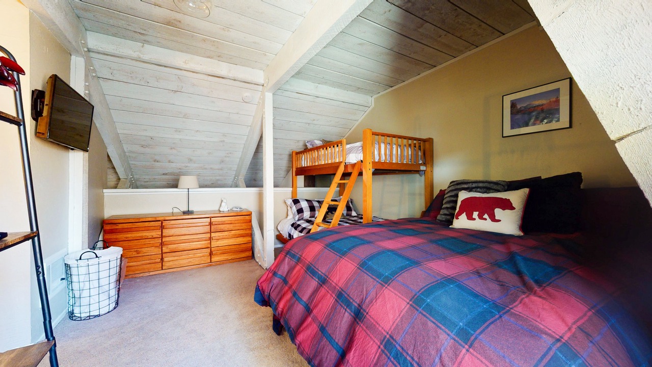 Photo of Bedroom in Majestic Pines