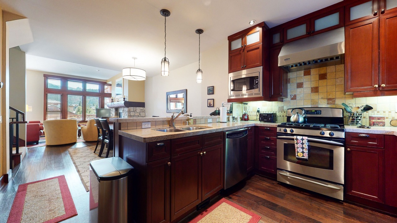 Photo of Kitchen in Mammoth Lakes