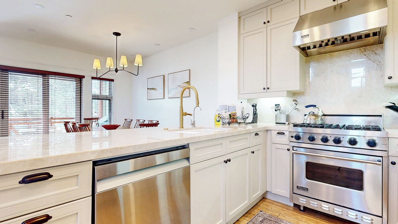 Photo of Kitchen in Mammoth Lakes