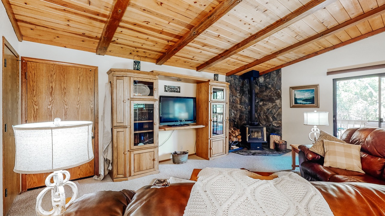Photo of Bedroom in Groveland