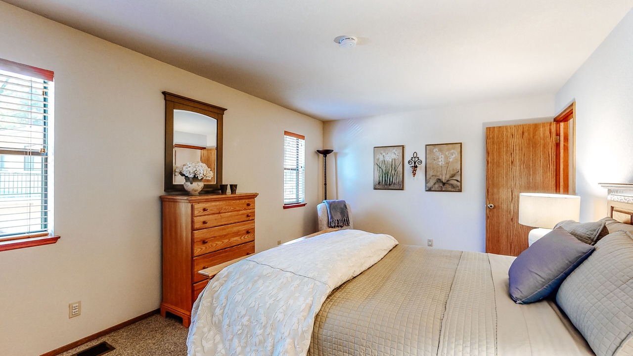 Photo of Bedroom in Groveland
