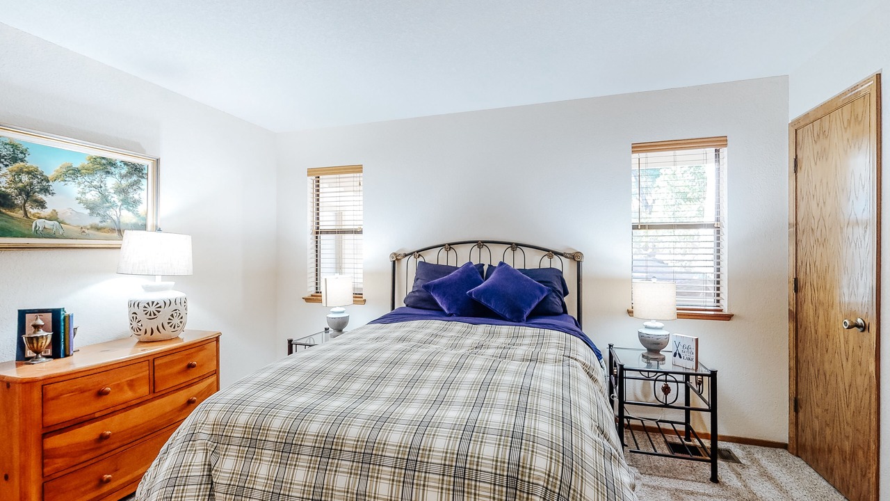 Photo of Bedroom in Groveland
