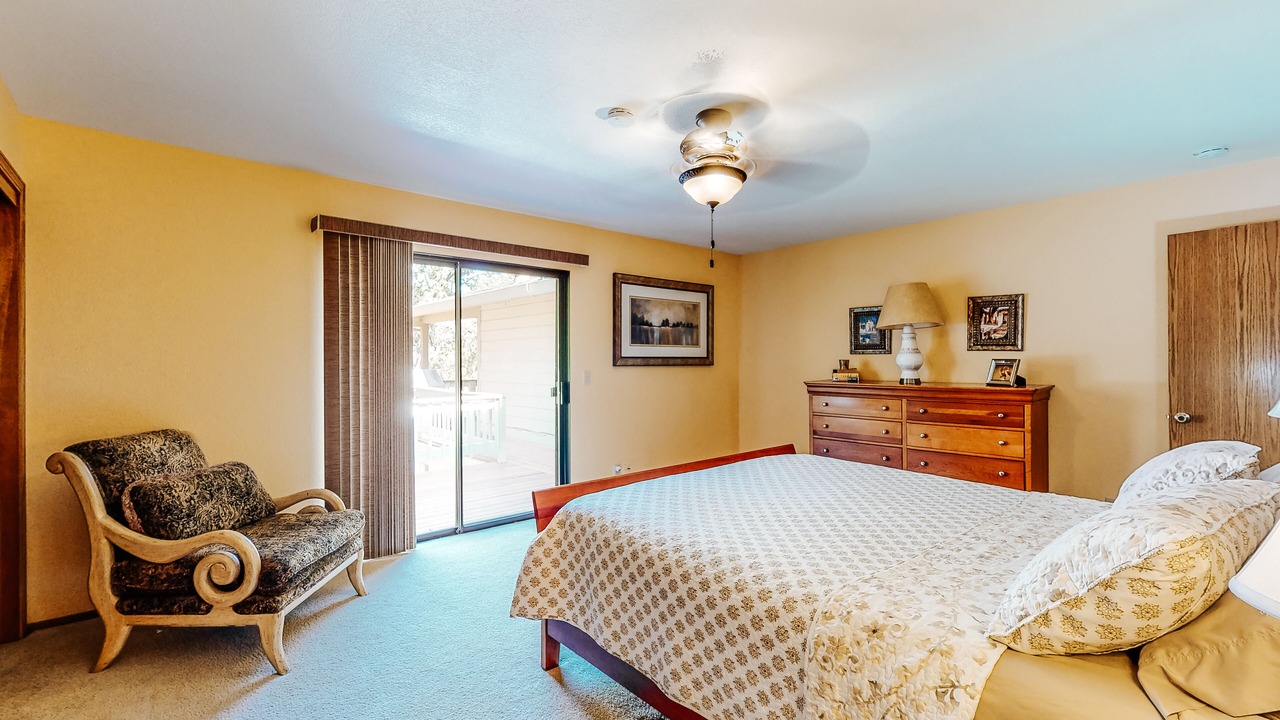 Photo of Bedroom in Groveland