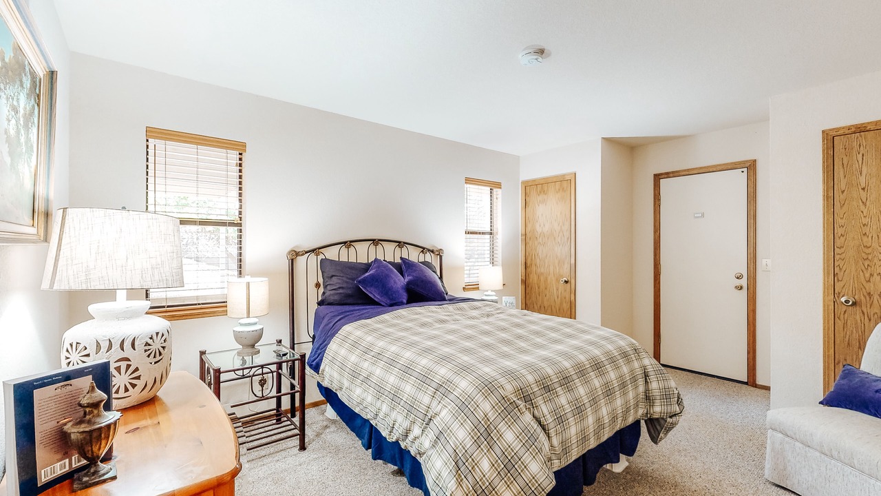 Photo of Bedroom in Groveland