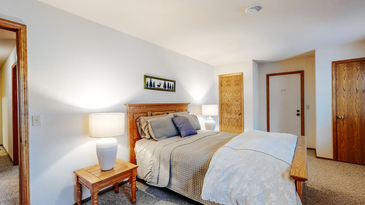 Photo of Bedroom in Groveland