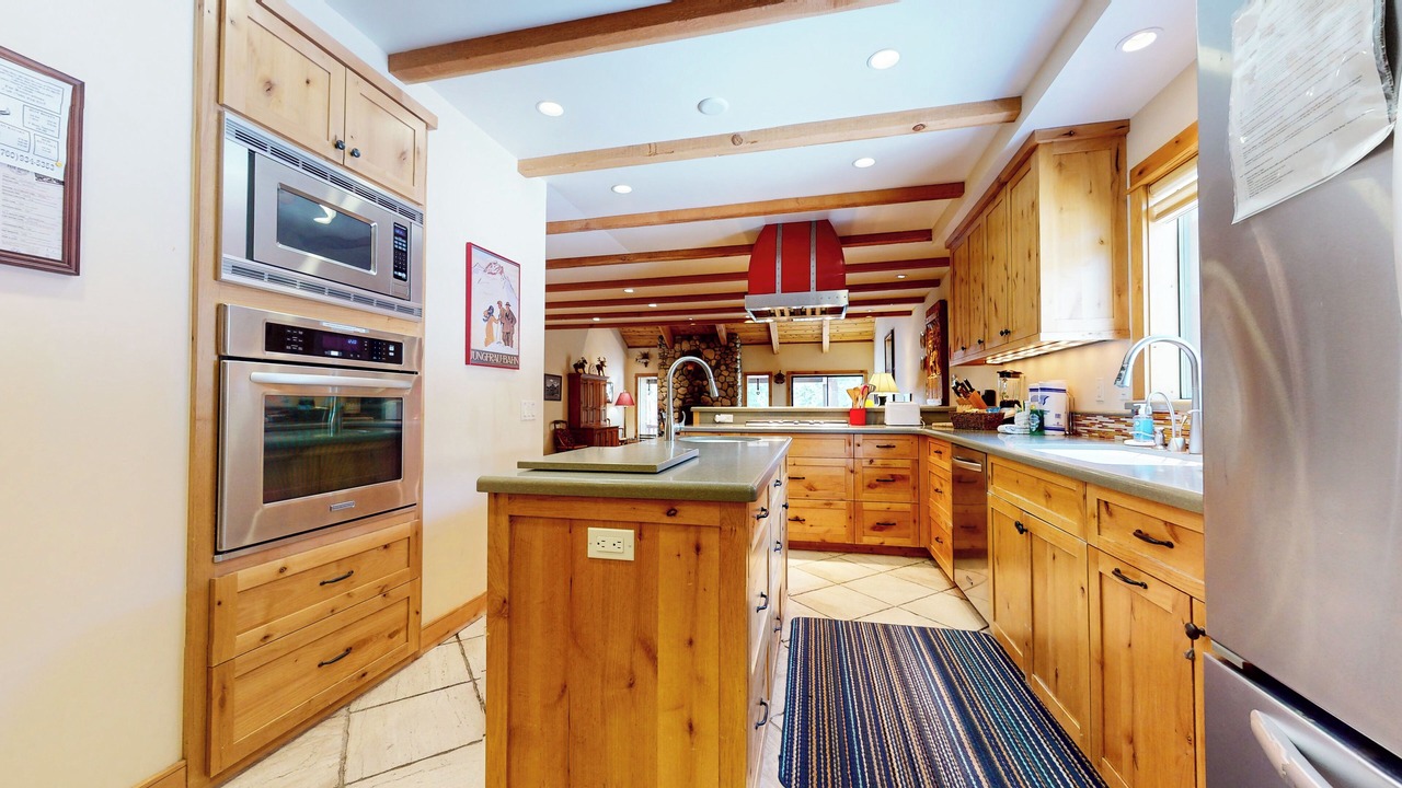 Photo of Kitchen in Mammoth Lakes