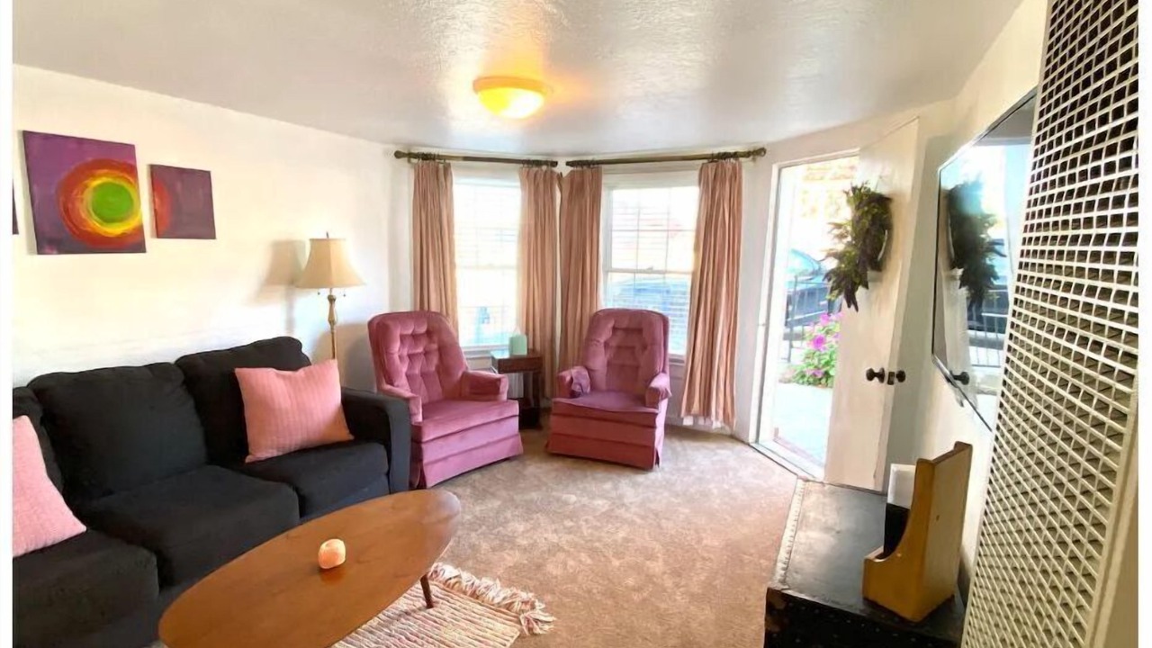 Photo of Livingroom in Crockett