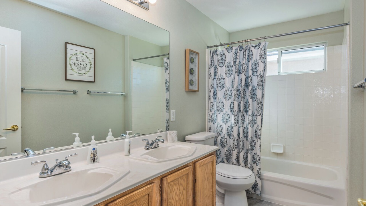 Photo of Bathroom in Rhodes Ranch