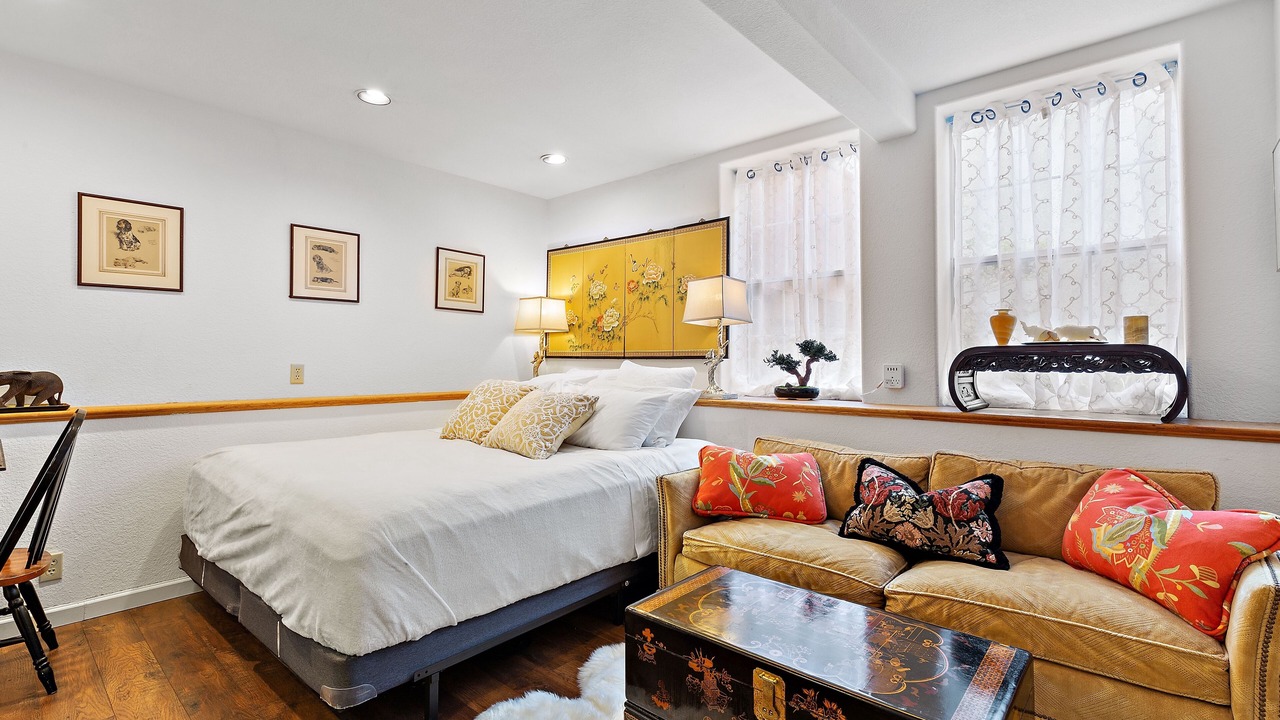 Photo of Bedroom in Castro Valley