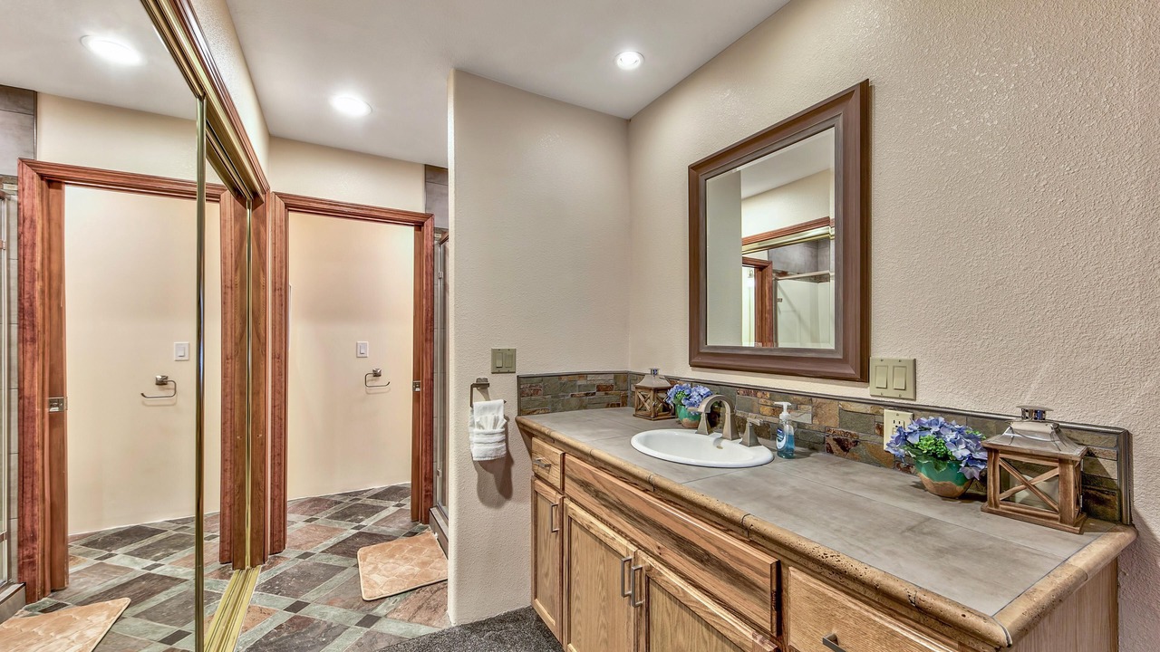 Photo of Bathroom in Country Club Estates
