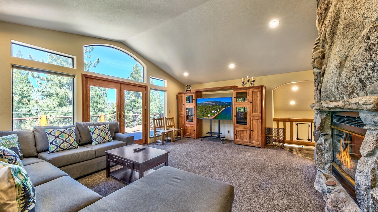Photo of Livingroom in Country Club Estates