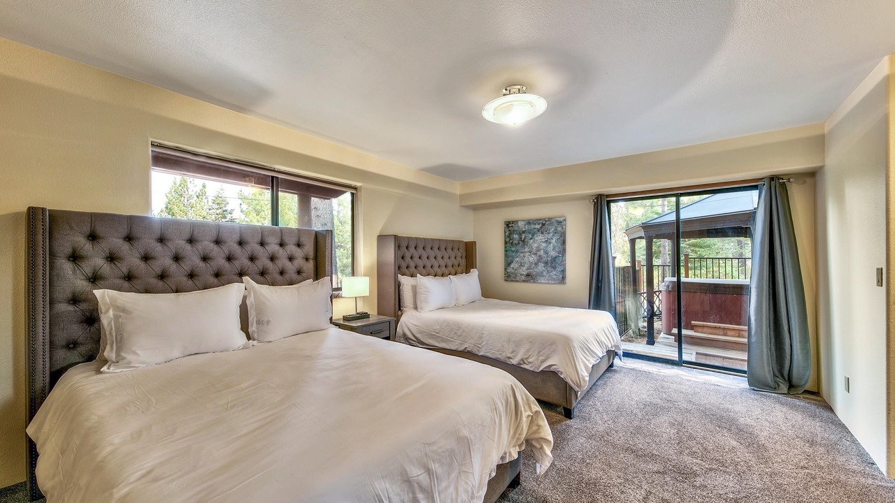 Photo of Bedroom in Country Club Estates