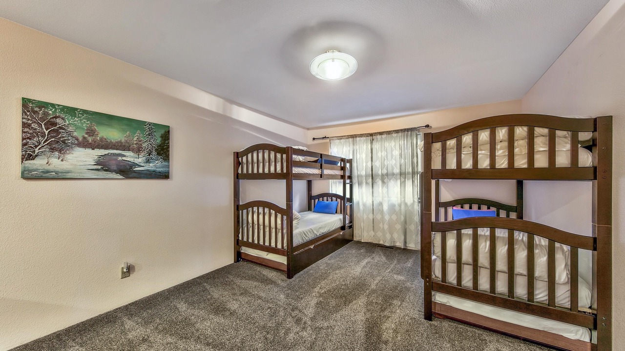 Photo of Bedroom in Country Club Estates