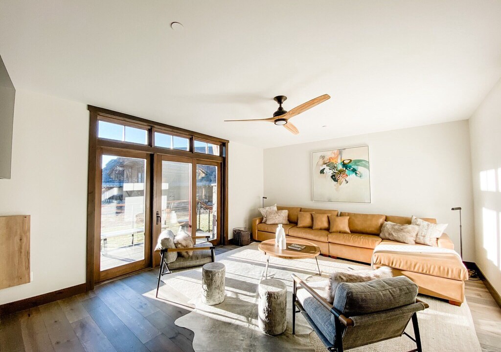 Photo of Livingroom in Stateline