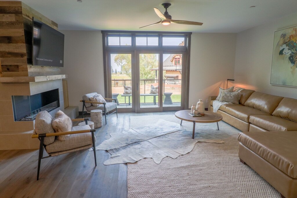 Photo of Livingroom in Stateline
