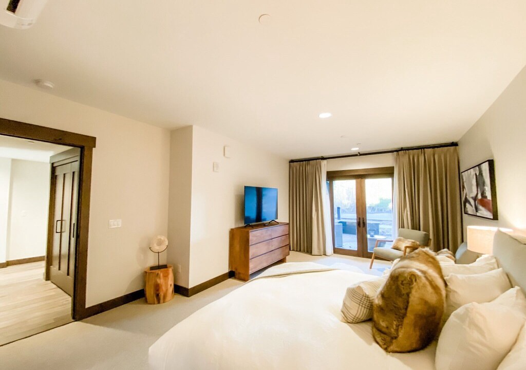 Photo of Bedroom in Stateline