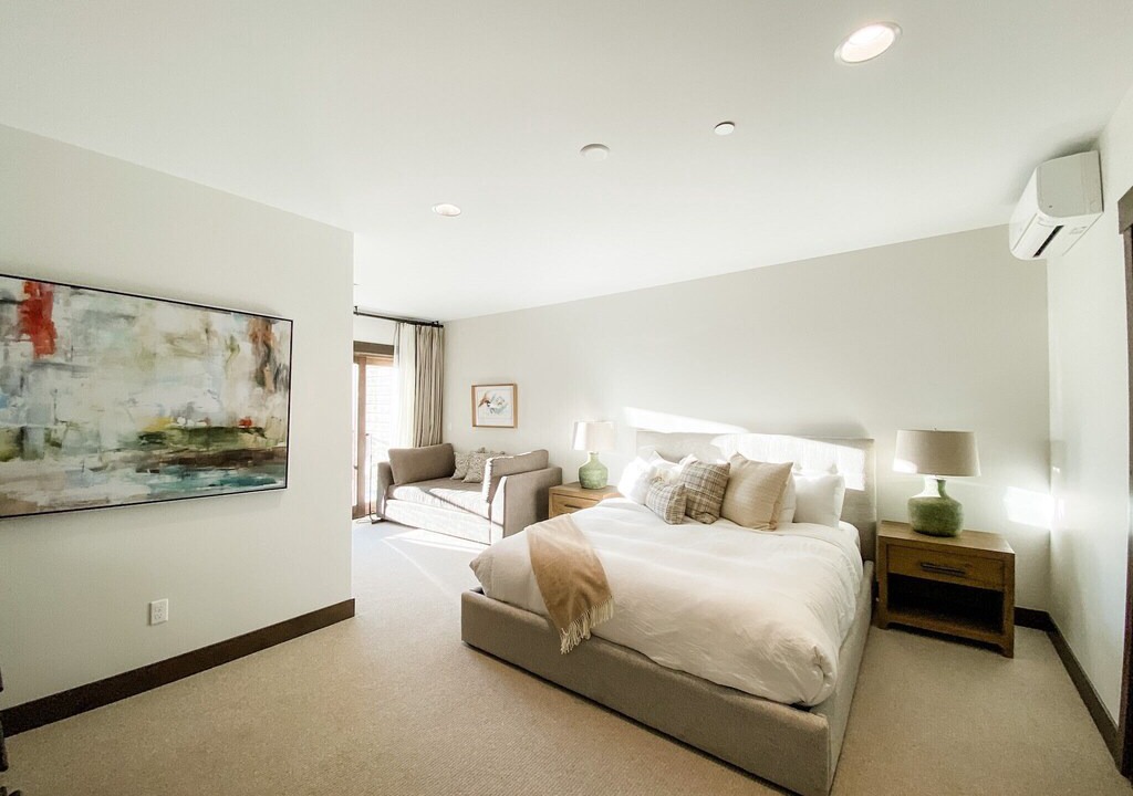 Photo of Bedroom in Stateline