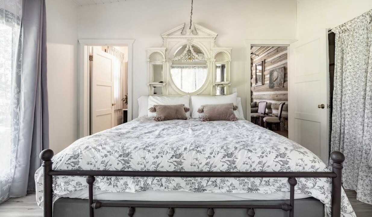 Photo of Bedroom in Kernville