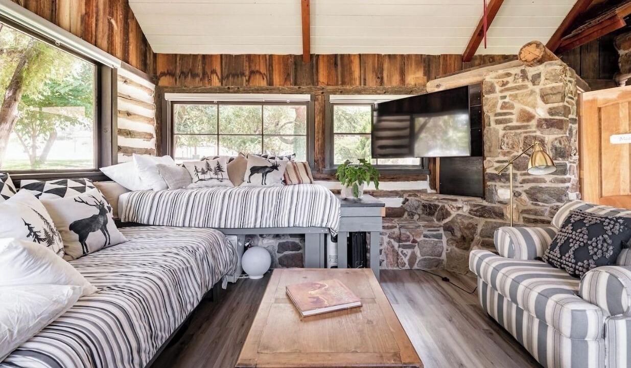 Photo of Livingroom in Kernville
