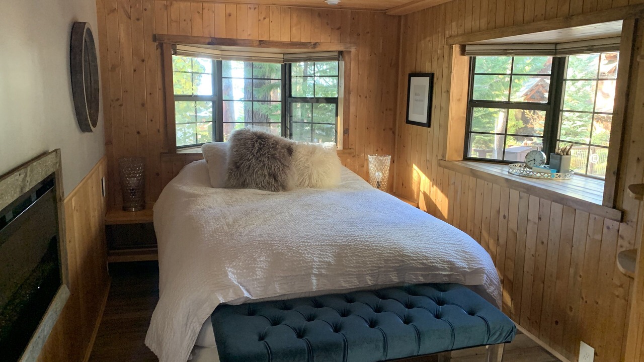 Photo of Livingroom in Lincoln Park