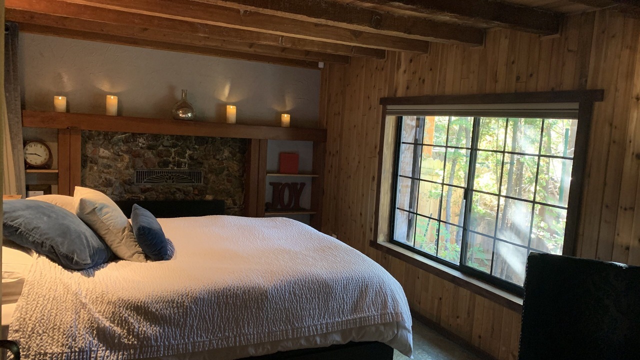 Photo of Livingroom in Lincoln Park