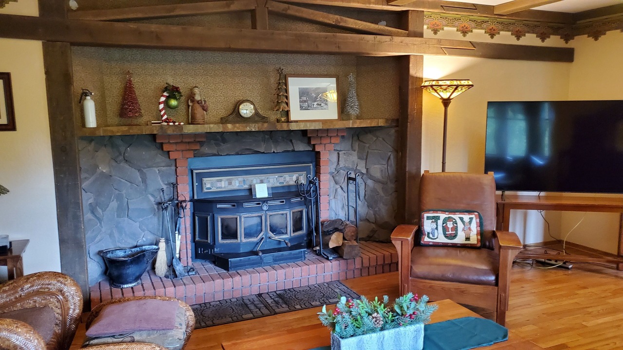 Photo of Livingroom in Mi-Wuk Village
