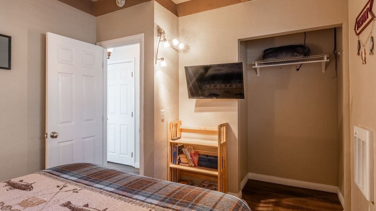 Photo of Bedroom in June Lake