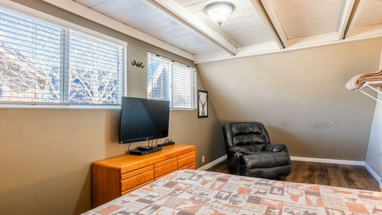 Photo of Bedroom in June Lake
