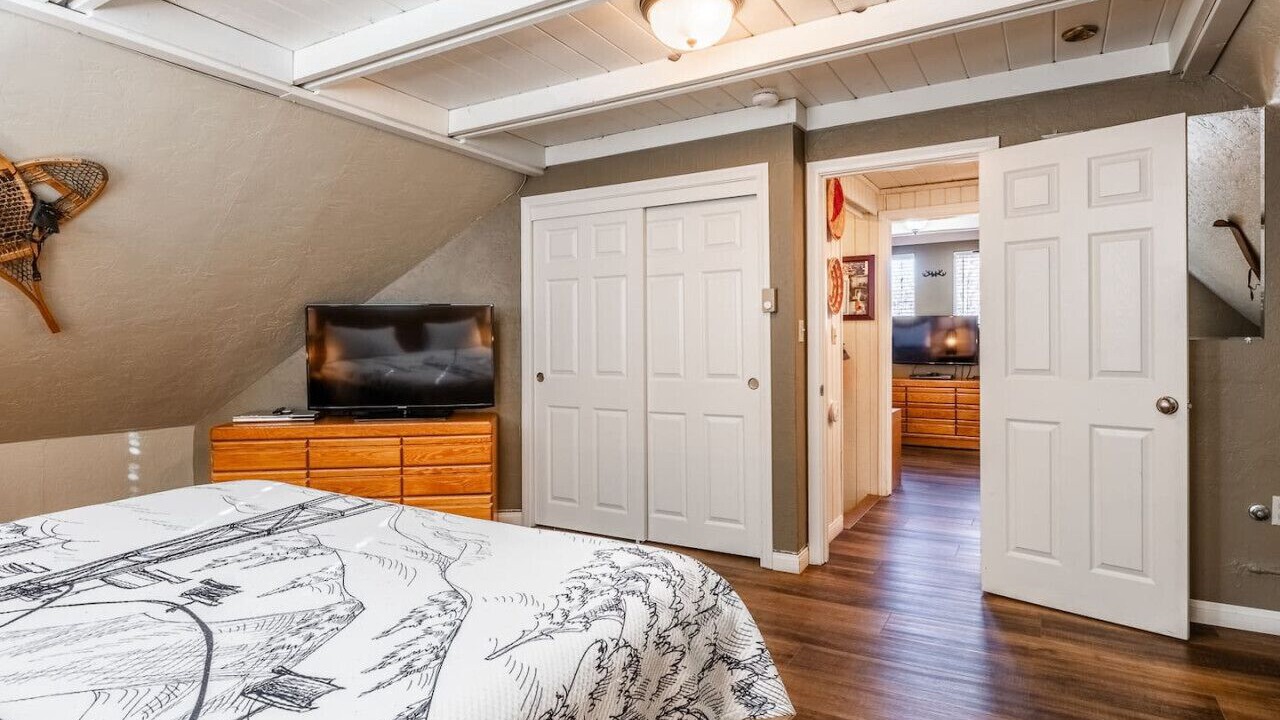 Photo of Bedroom in June Lake