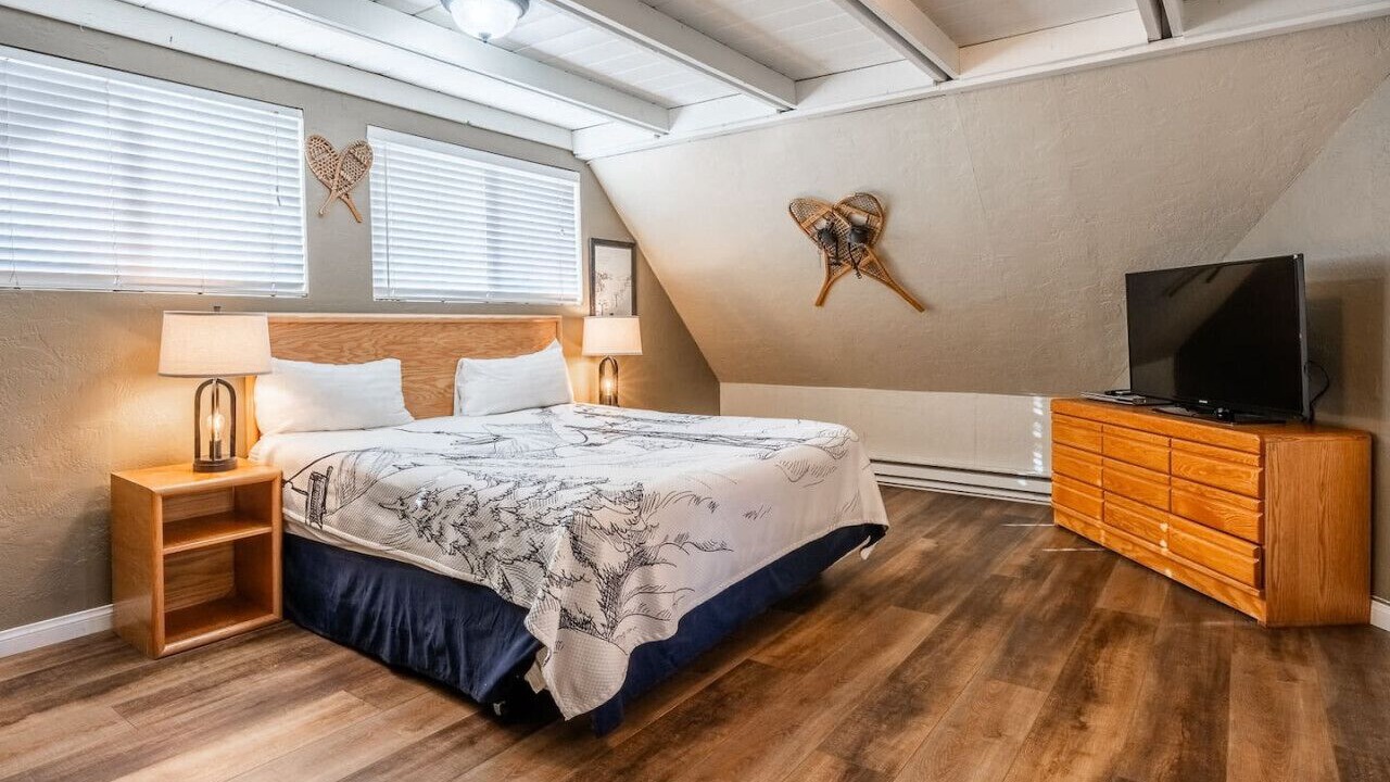 Photo of Bedroom in June Lake