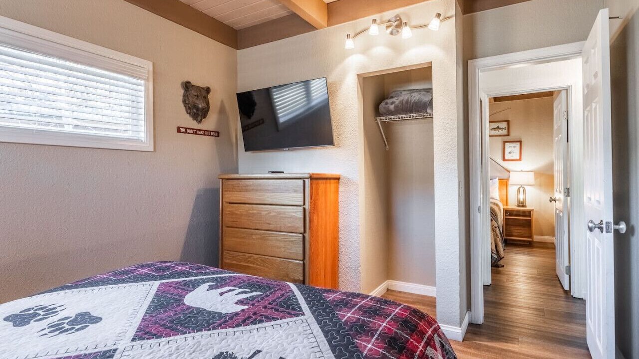 Photo of Bedroom in June Lake