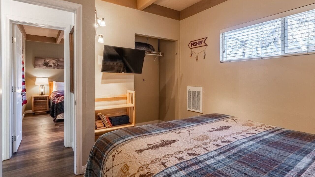 Photo of Bedroom in June Lake