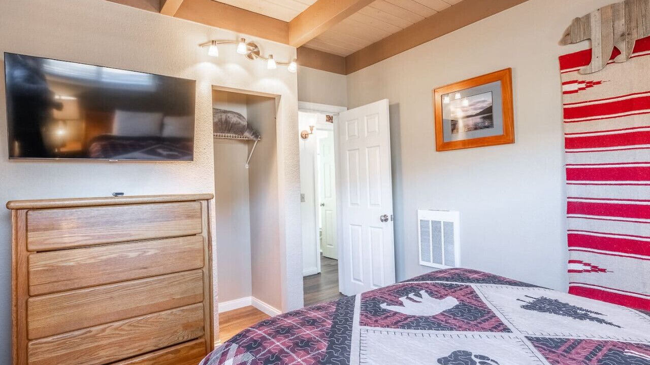 Photo of Bedroom in June Lake