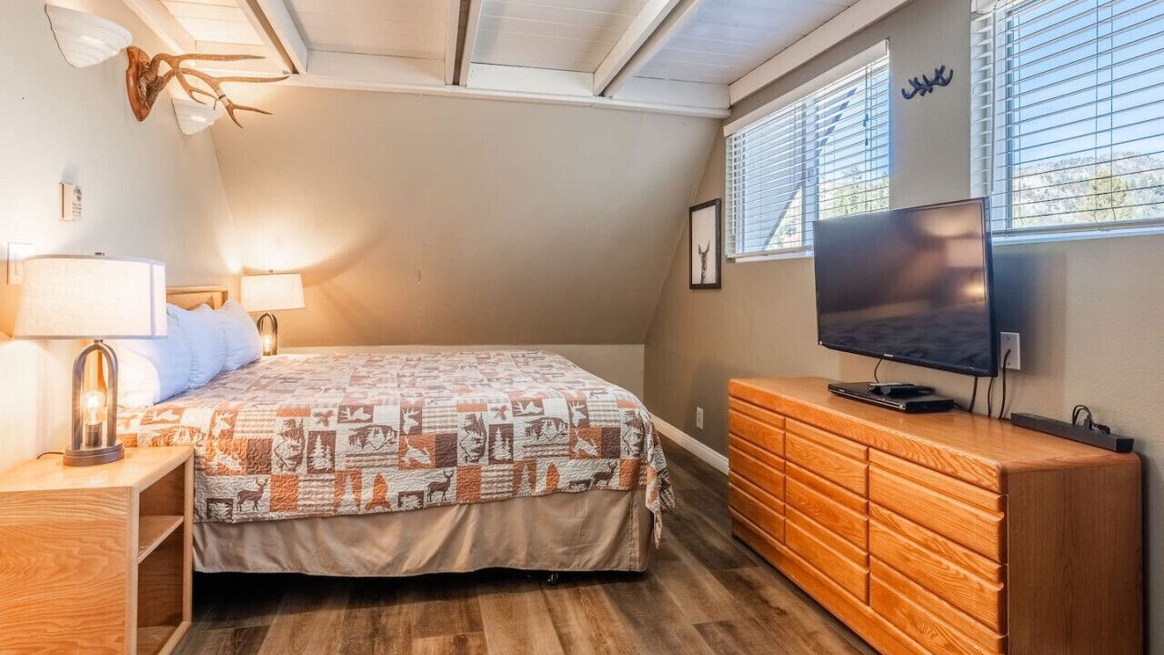 Photo of Bedroom in June Lake