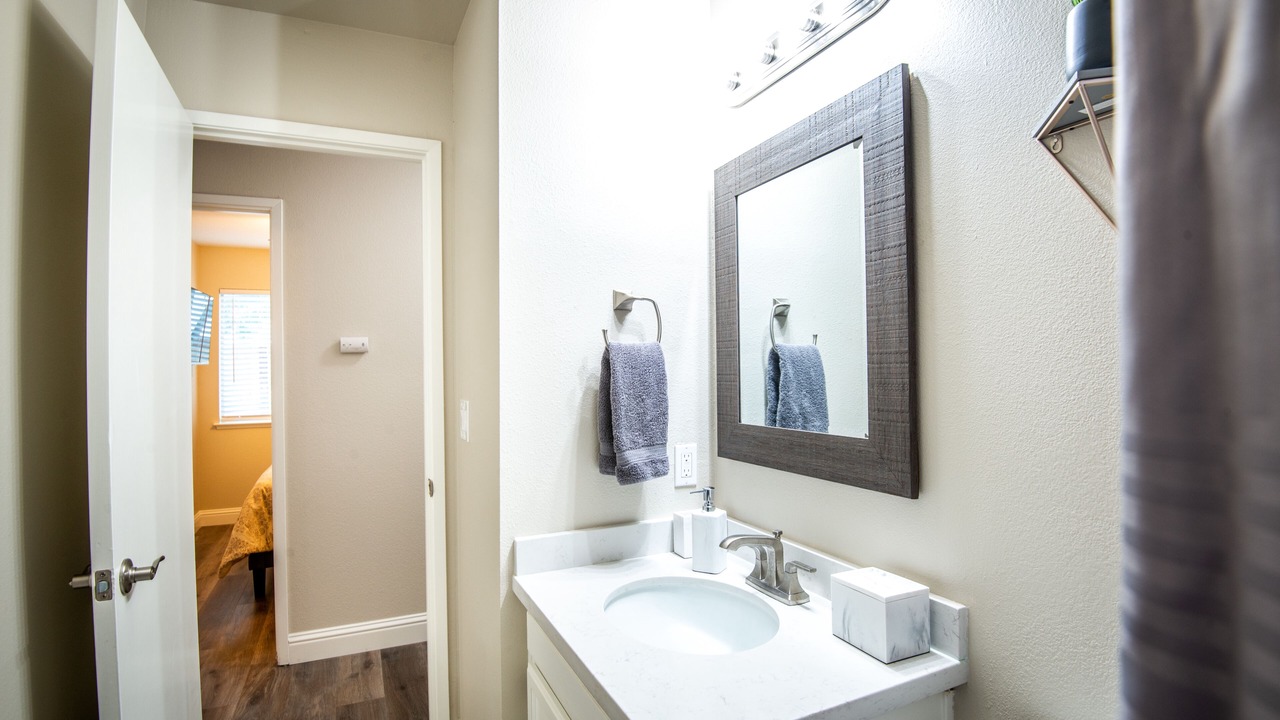 Photo of Bathroom in Raisin