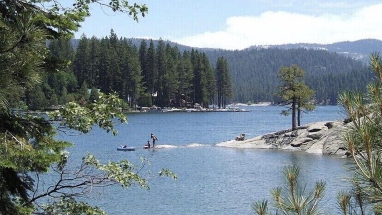 Photo of Outdoor in Raisin