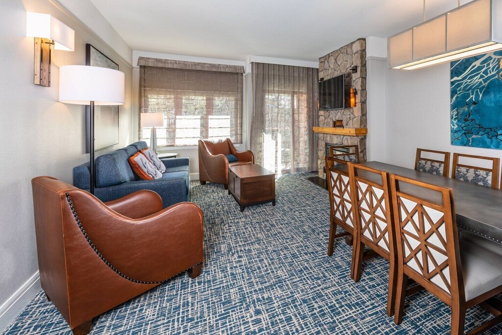 Photo of Livingroom in Stateline