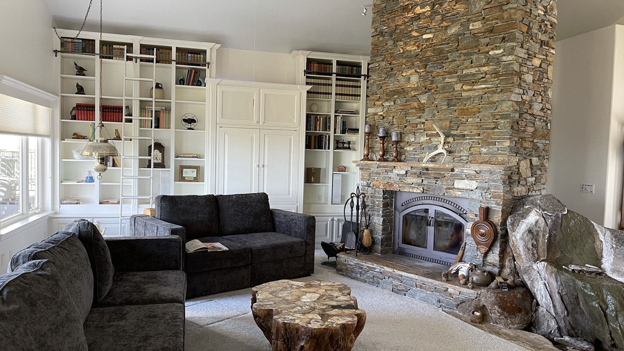 Photo of Livingroom in Coarsegold