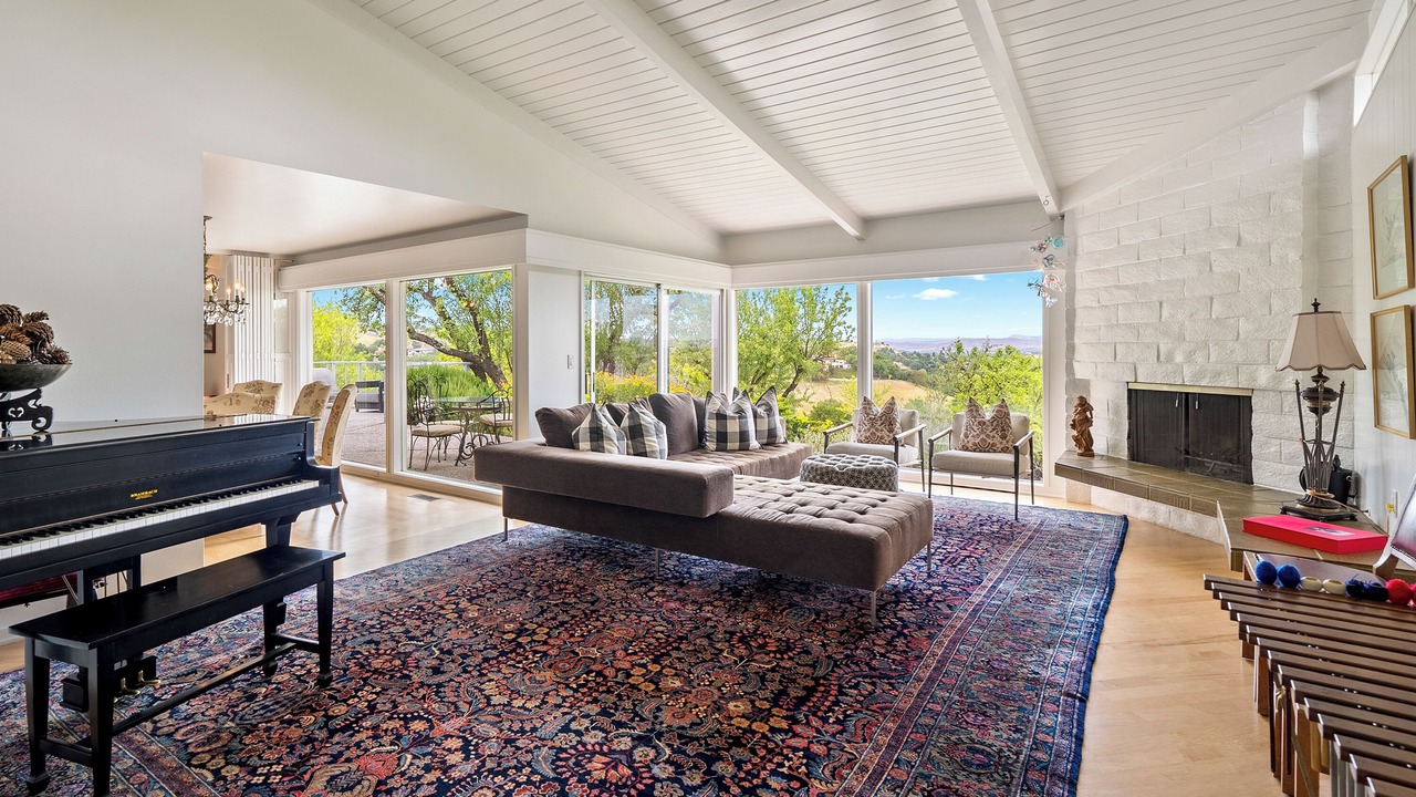Photo of Livingroom in Paso Robles