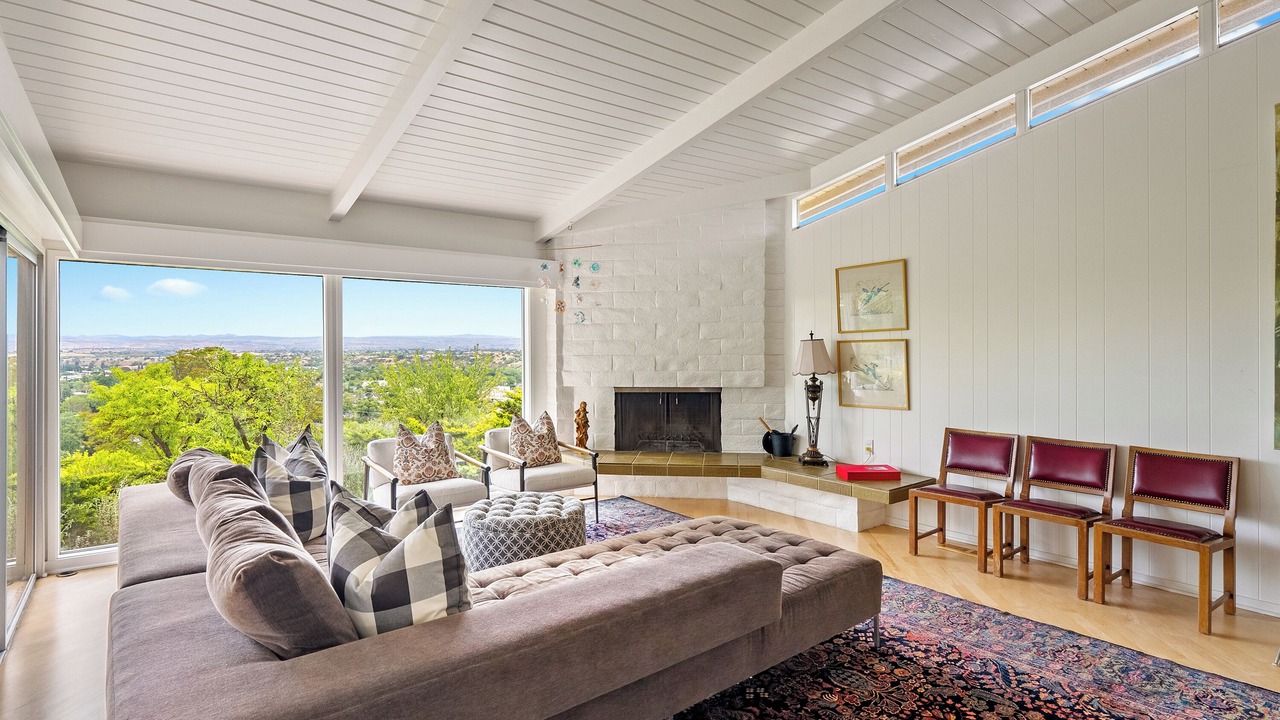 Photo of Livingroom in Paso Robles