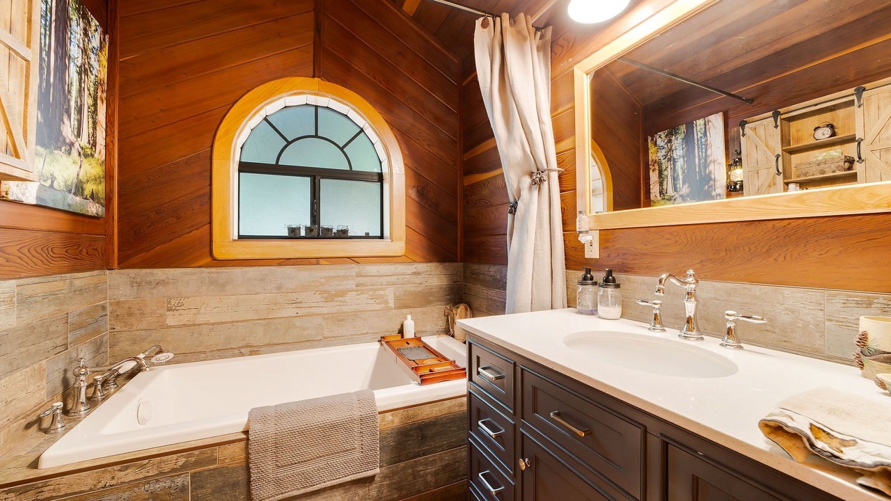 Photo of Bathroom in Long Barn