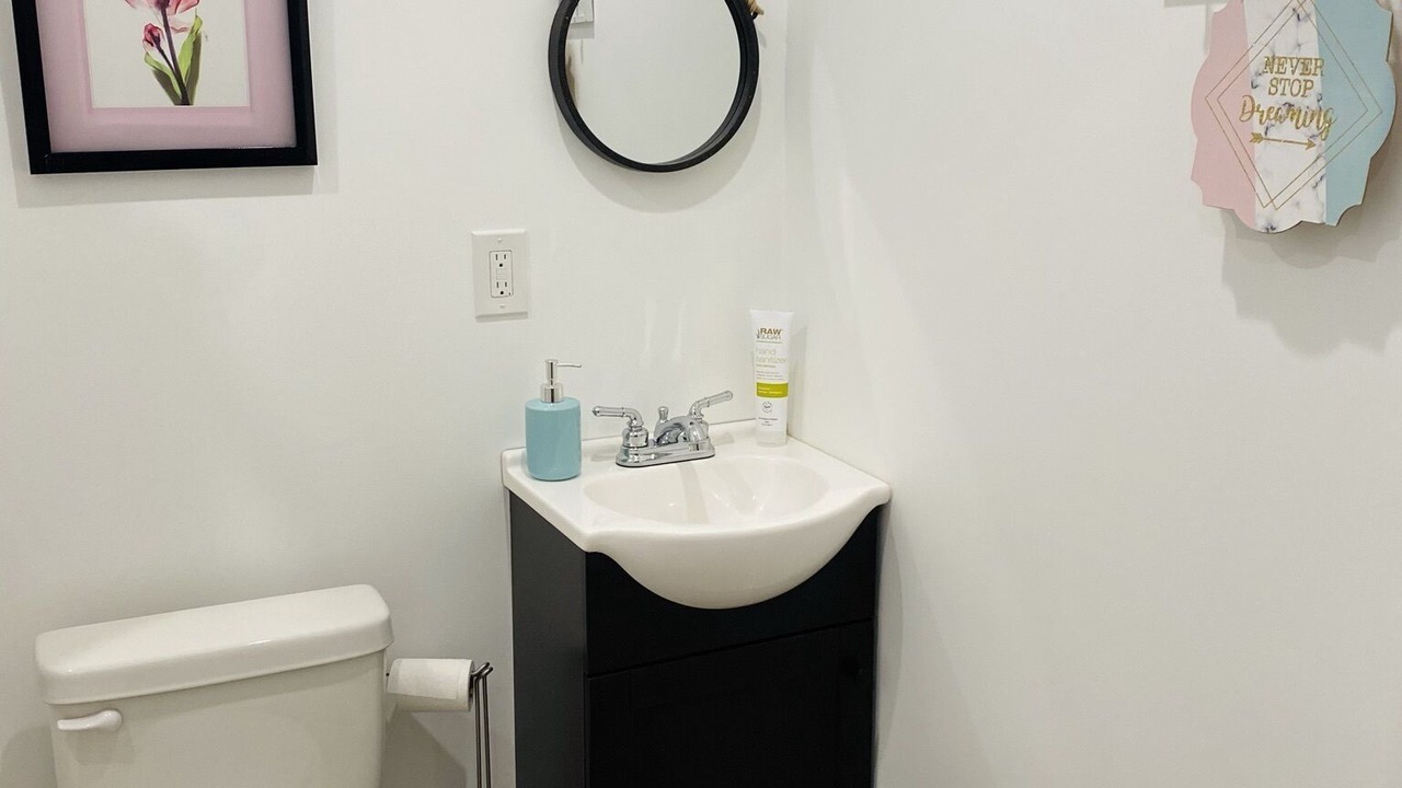 Photo of Bathroom in Porter Ranch