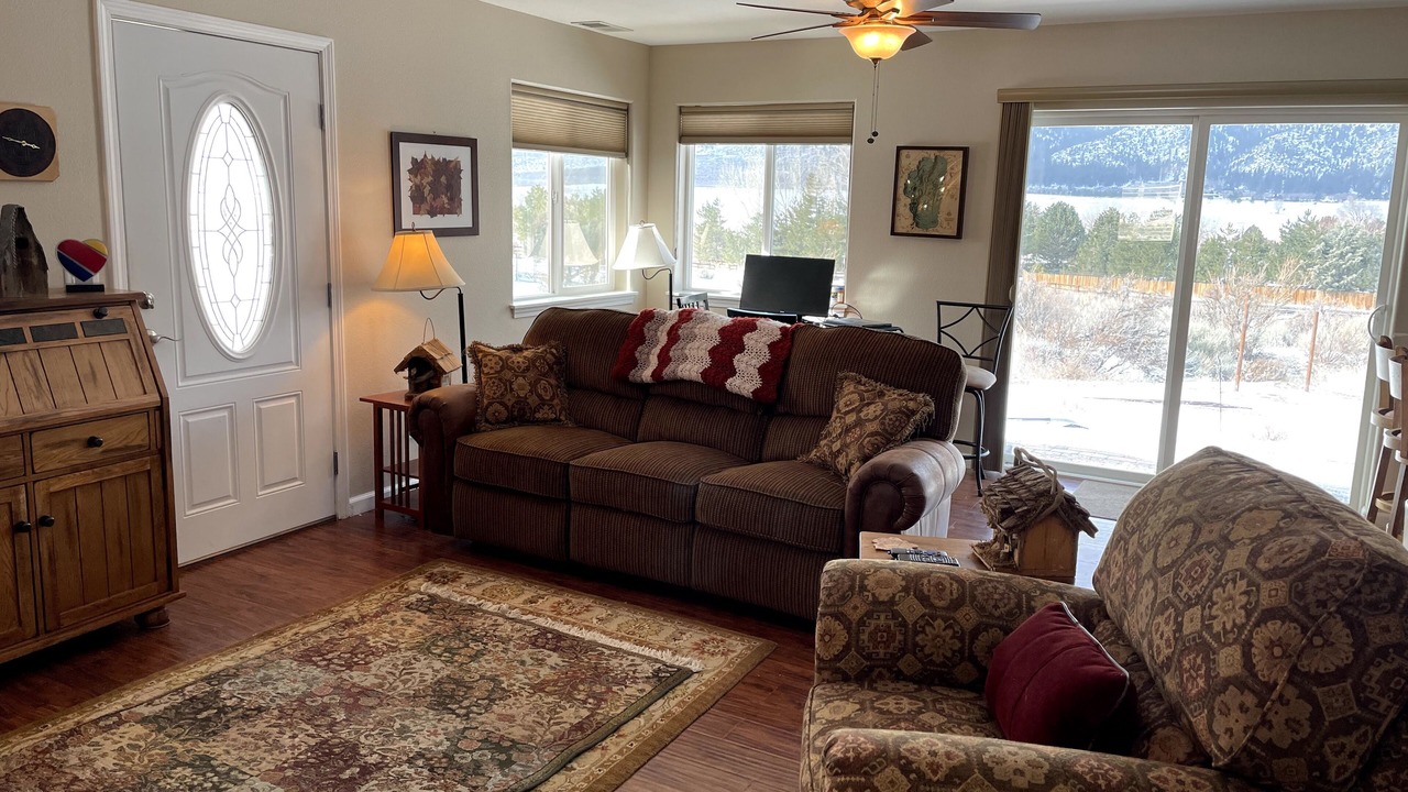 Photo of Livingroom in Douglas County