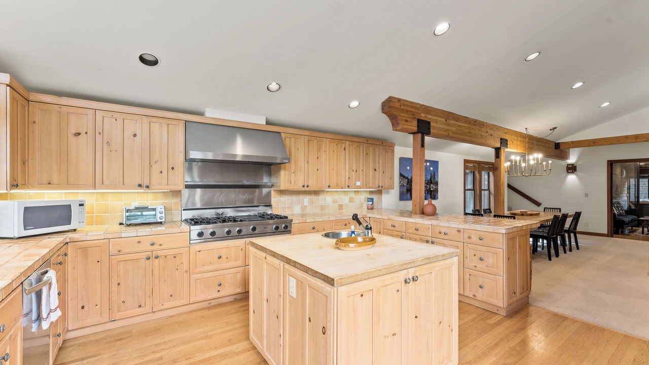 Photo of Kitchen in Alpine Meadows