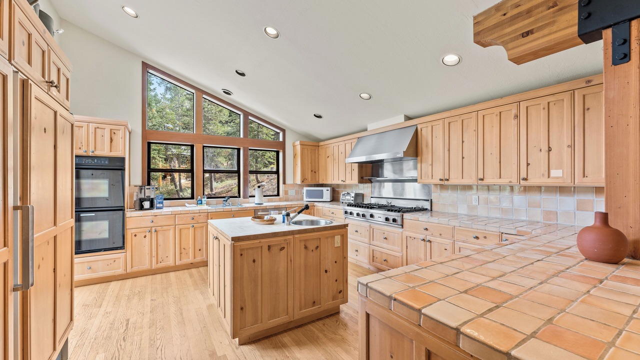 Photo of Kitchen in Alpine Meadows