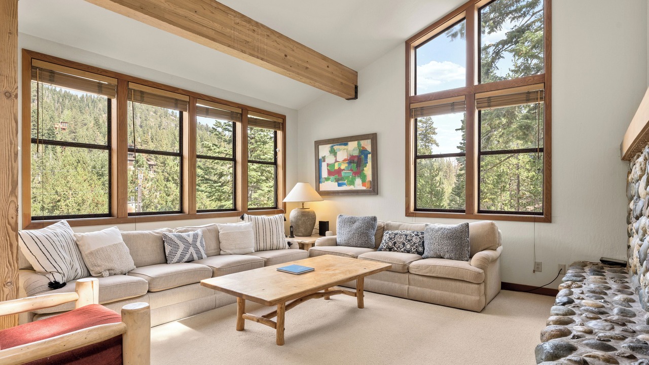 Photo of Livingroom in Alpine Meadows