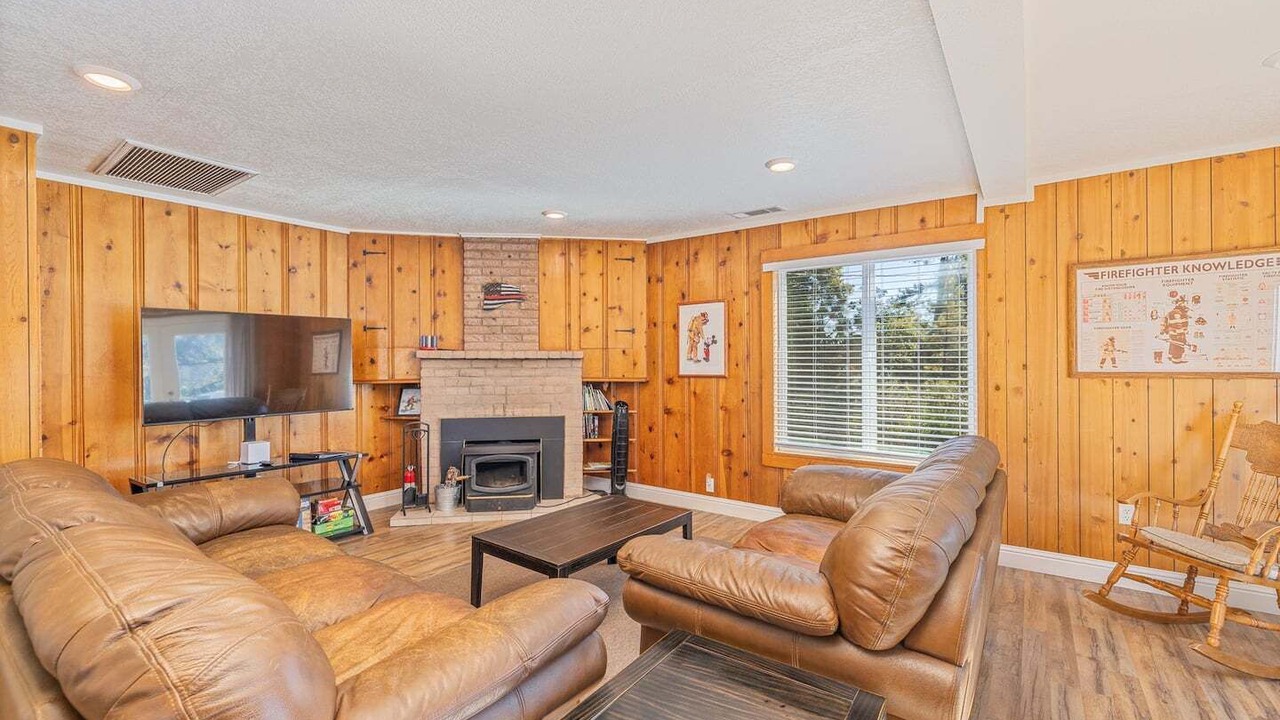 Photo of Livingroom in Bass Lake